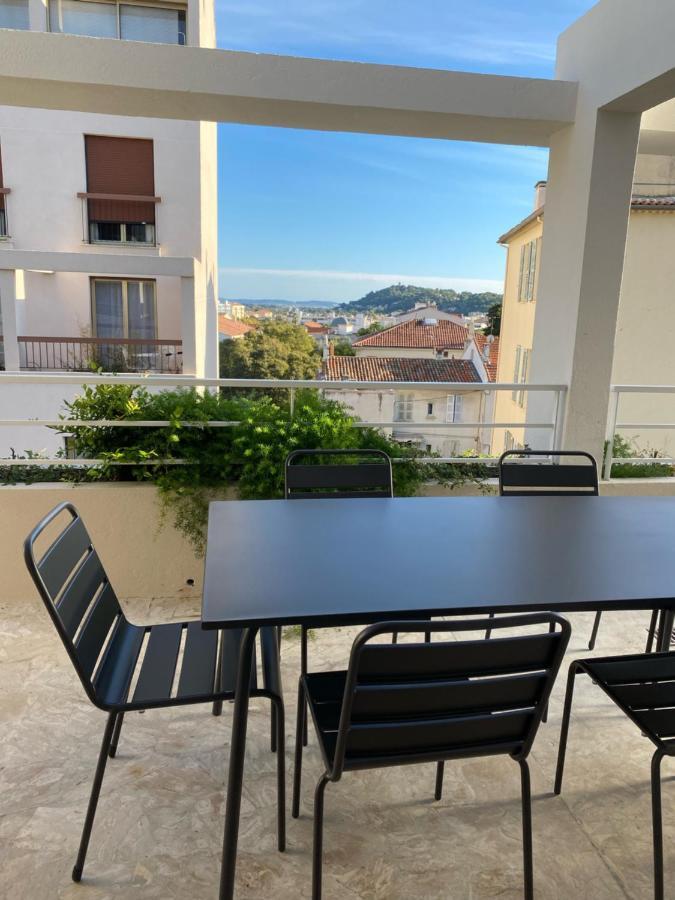 Terrasse Plein Sud - Chaleureux En Centre Ville Йер Экстерьер фото